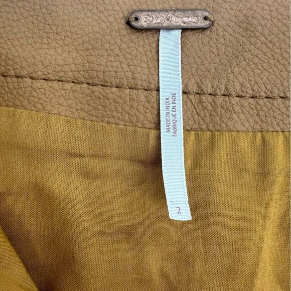 FREE PEOPLE Women’s Tan Camel Faux Leather Mini Skirt Sz 2 - Picture 8 of 10